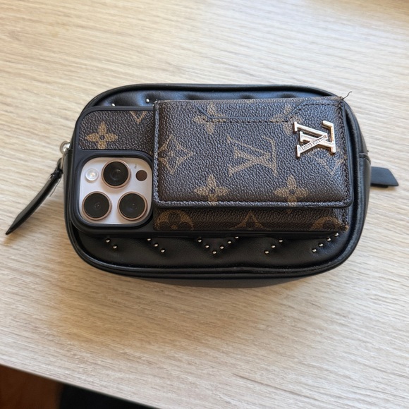 Yves Saint Laurent Black Quilted Leather Crossbody/ belt Bag - Picture 8 of 10